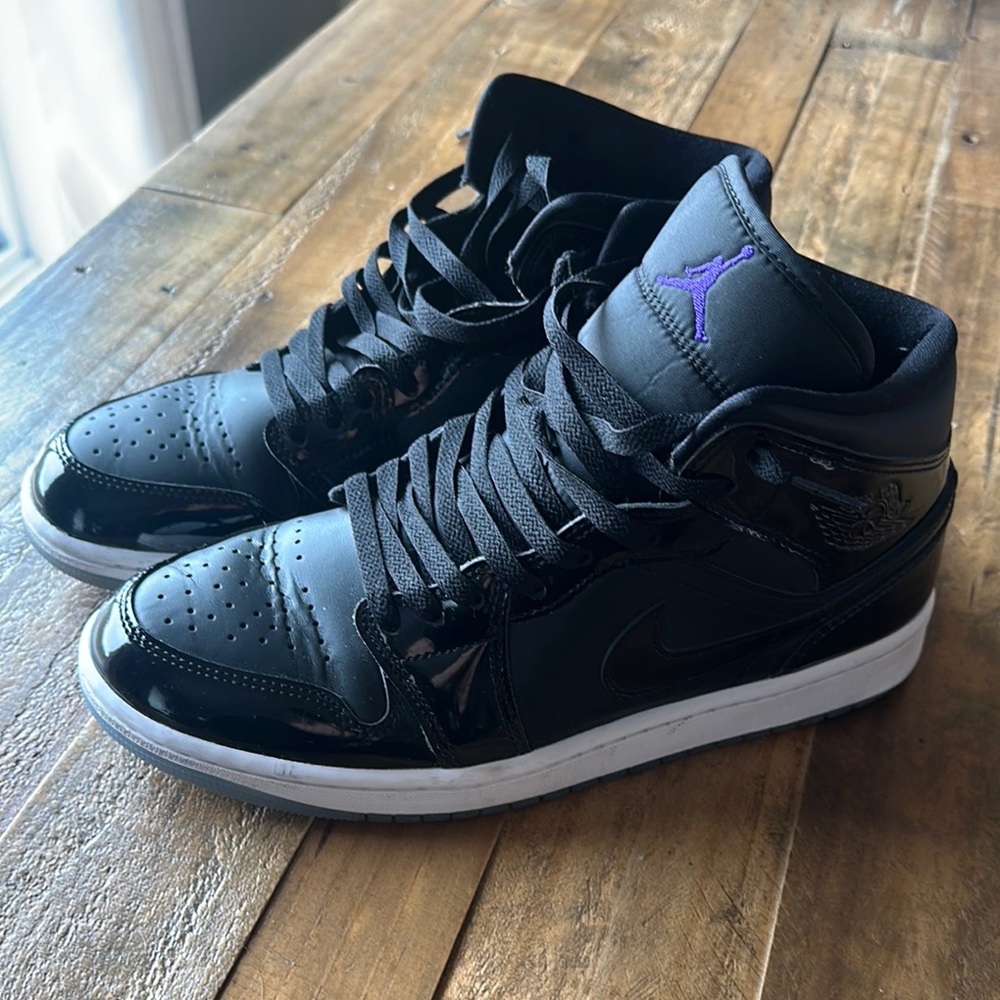 Air Jordan Retro 1 Mid SE Casual Shoes | Men’s Size 9